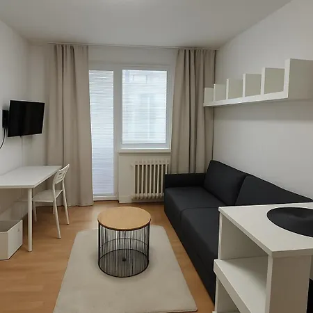 Cozy Next To The Train Station And Near The Center