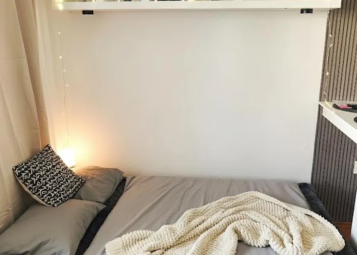 Apartament Cozy Next To The Train Station And Near The Center Bratislava