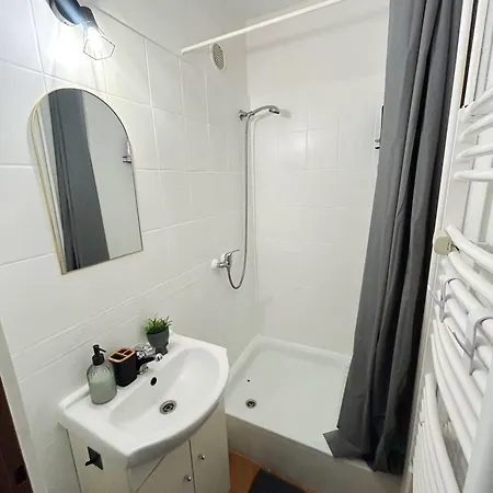 Appartement Cozy Next To The Train Station And Near The Center Bratislava